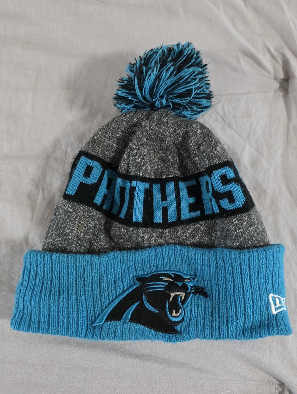 New Era NFL Carolina Panthers Football Beanie Winter Hat size Youth